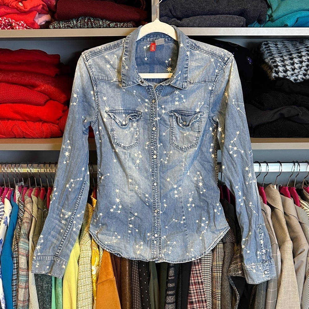 Divided blue/white star long sleeve front snap 2 pocket denim shirt size 6